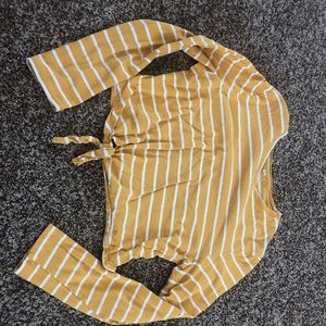Long sleeve cropped top